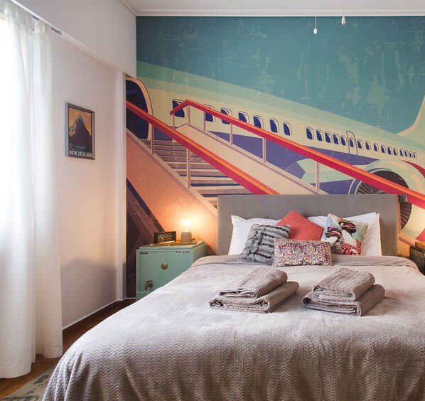 Studio | Bàn, khu vực làm việc phù hợp cho laptop, bàn ủi/dụng cụ ủi quần áo