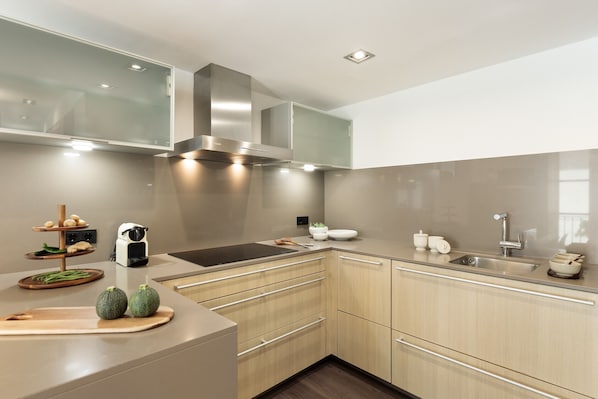 Fridge, microwave, oven, dishwasher