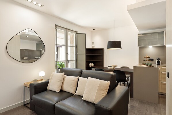 TV - Modern and comfortable studio in the heart of the city (Barcelona)