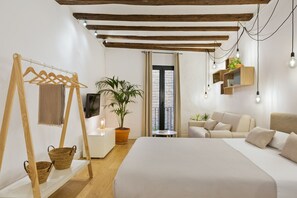 Een strijkplank/strijkijzer, gratis wifi, beddengoed