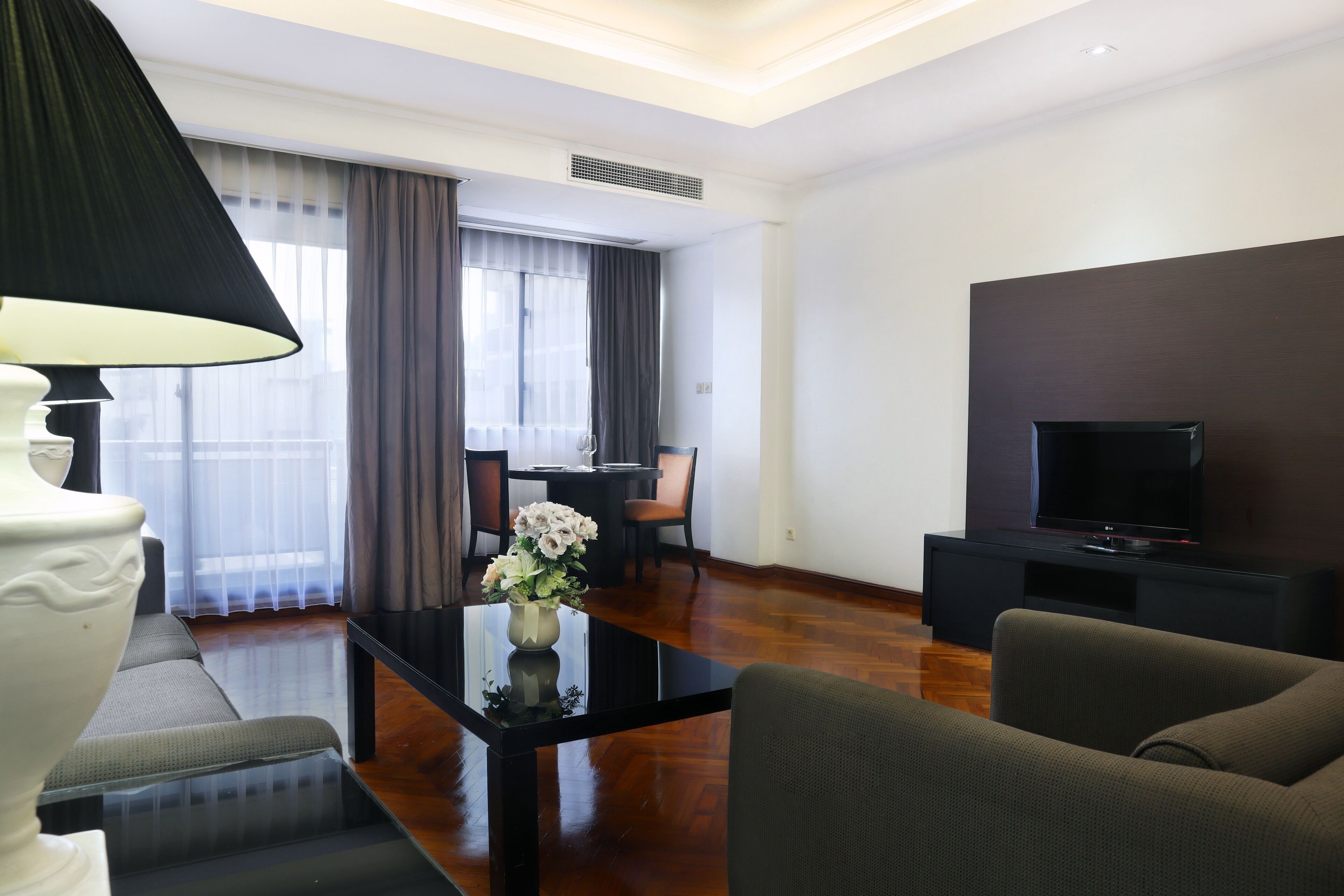 Classic Apartment, 2 Bedrooms | Living area