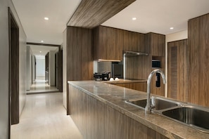 Premier-Zimmer, 3 Schlafzimmer | Eigene Küche | Kühlschrank, Mikrowelle, Herdplatte, Wasserkocher mit Kaffee-/Teezubehör
