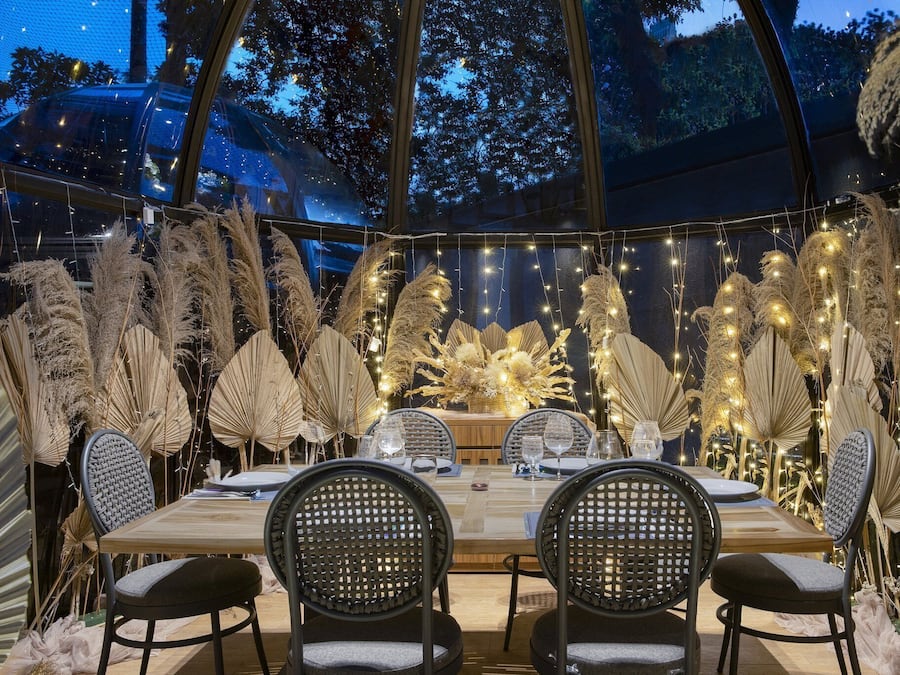 Bar junto a la piscina