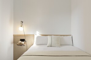 1 bedroom, in-room safe, iron/ironing board, free WiFi
