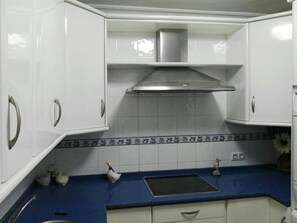 Private kitchen - Villa in marina area (Chipiona)