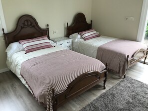 3 Schlafzimmer, Bügeleisen/Bügelbrett, Reisekinderbett, kostenloses WLAN