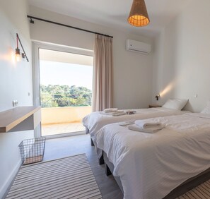 Room - Villa Valma homm with 5 bedrooms and private pool (Lavreotiki)