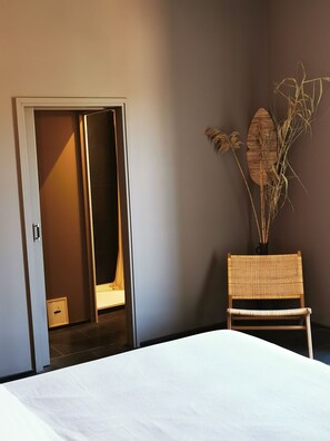 6 bedrooms, desk, travel cot, free WiFi - Exceptional residence and outbuilding with heated pool in the heart of town (Marseillan)