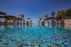 Piscina externa sazonal