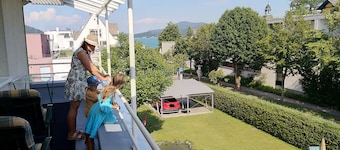 Apartment with a beautiful view of Lake Wörthersee - Monet