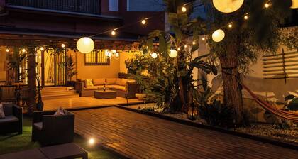 Huge 2 Story Villa with Gardens In Central Location
