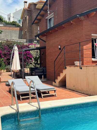 Precioso apartamento, jardín y piscina, a 20km de Barcelona, apto para mascotas