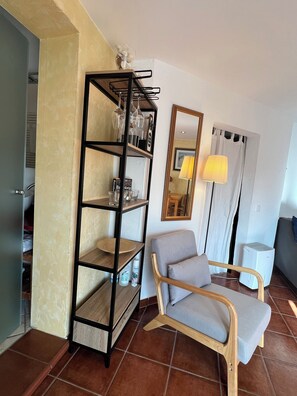 Interior - Beautiful apartment, garden and swimming pool, 20km from Barcelona, suitable for pets (Vallirana)