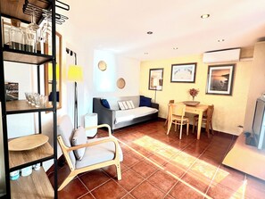 TV, bordtennis og bøker