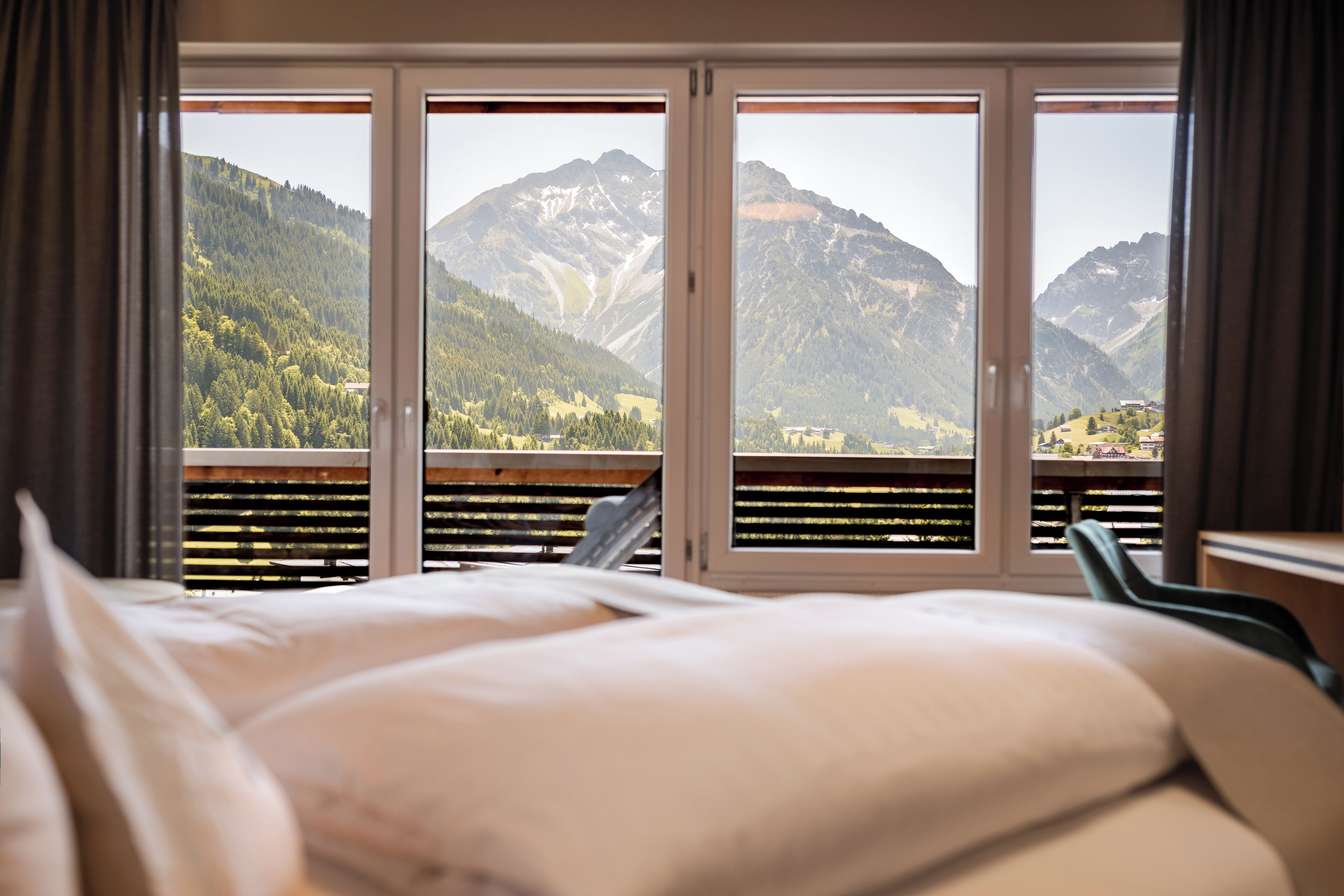 客房內保險箱、免費無線上網、床單