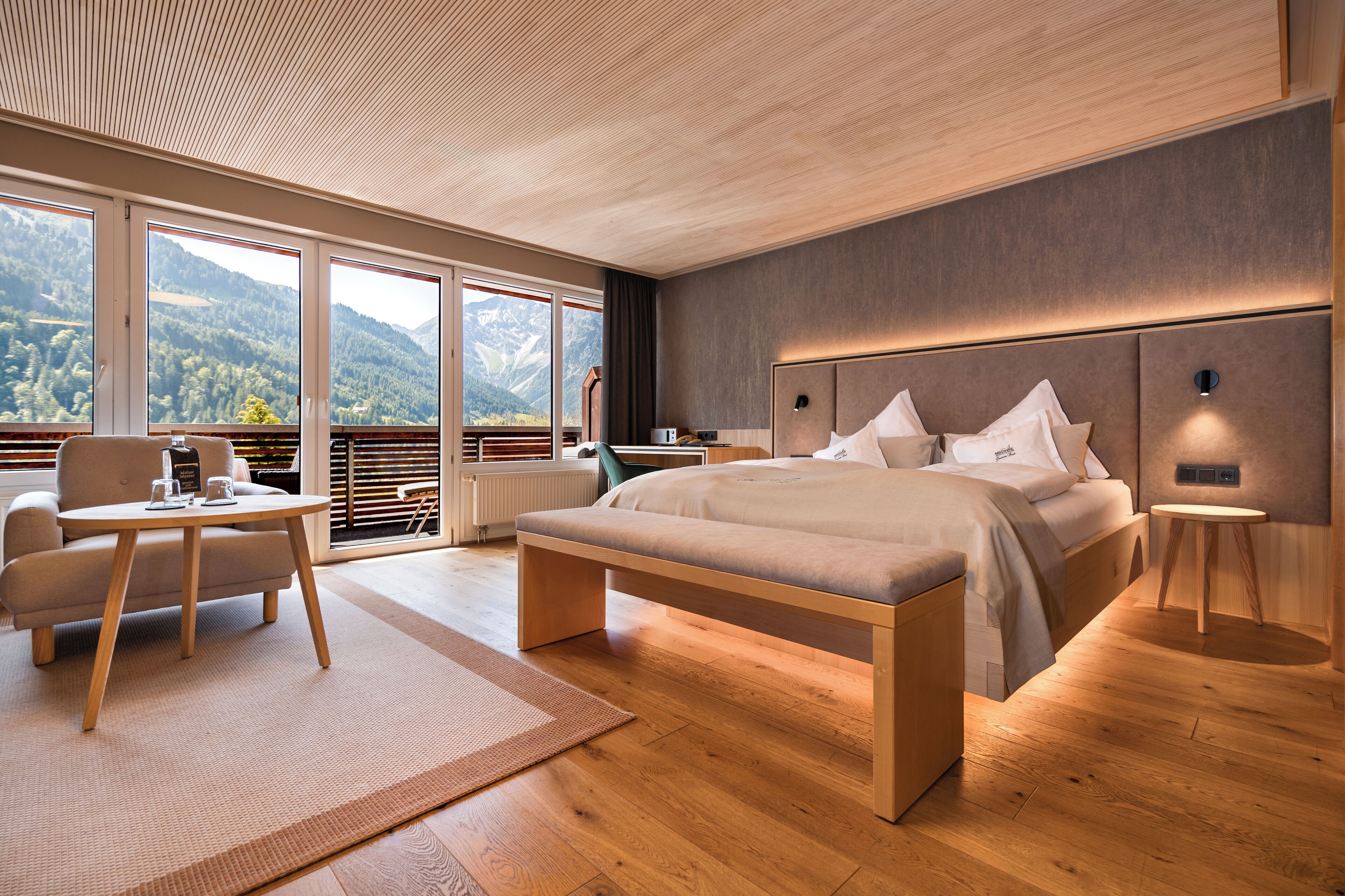 In-room safe, free WiFi, bed sheets