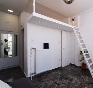 Studio | Living area