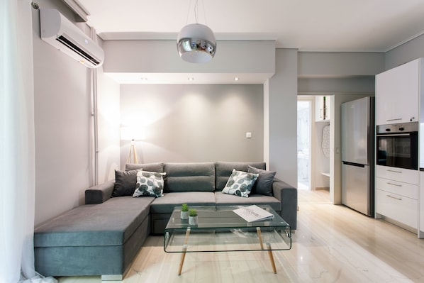 Apartment, 1 Bedroom | Living area
