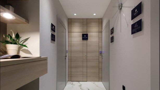 Interior - Sailor Boutique Rooms (Split)
