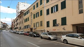 Exterior - Sailor Boutique Rooms (Split)