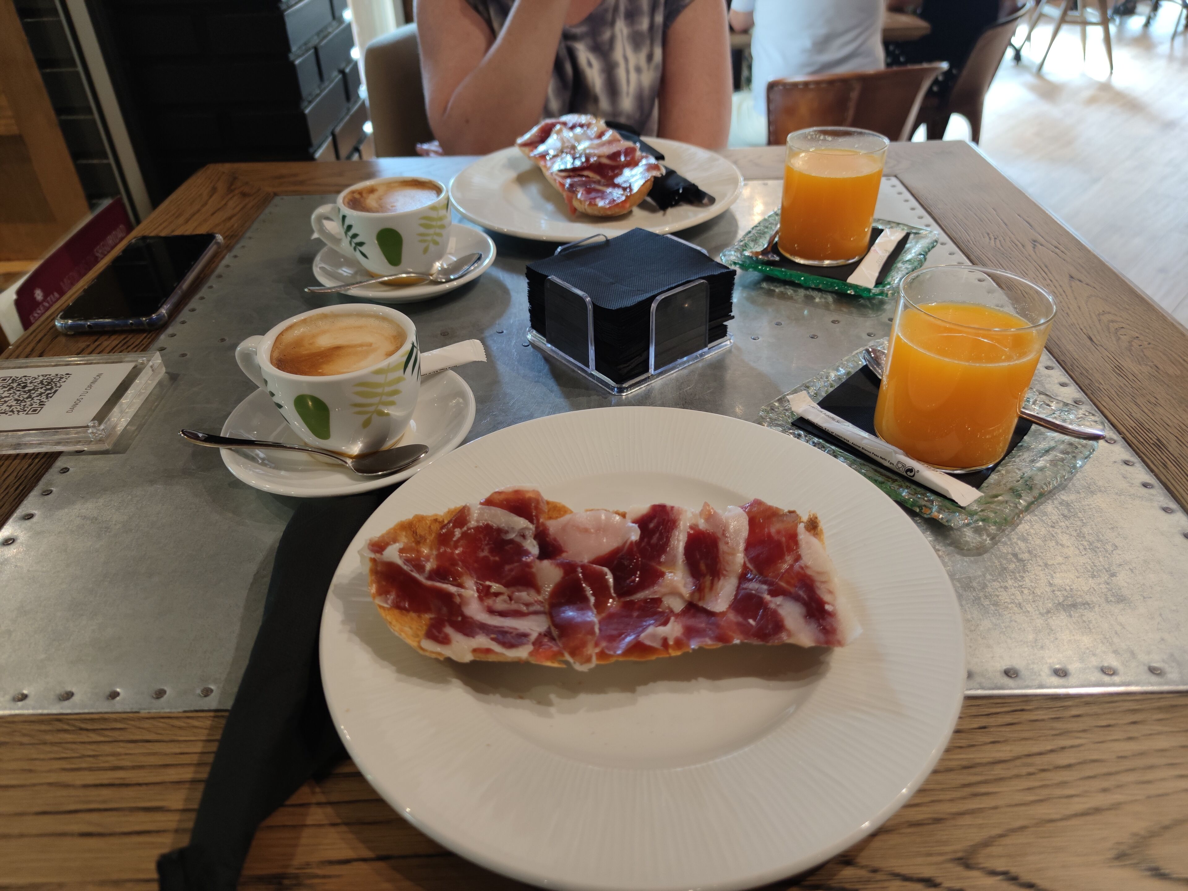 Daily cooked-to-order breakfast for a fee