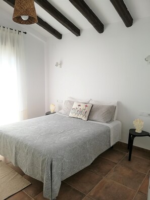 3 bedrooms, desk, iron/ironing board, travel cot - Quiet house in Denia + Apartment (La Pedrera)