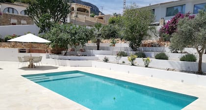 Quiet house in Denia