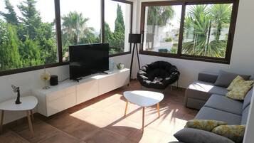 スマートテレビ、PC モニター