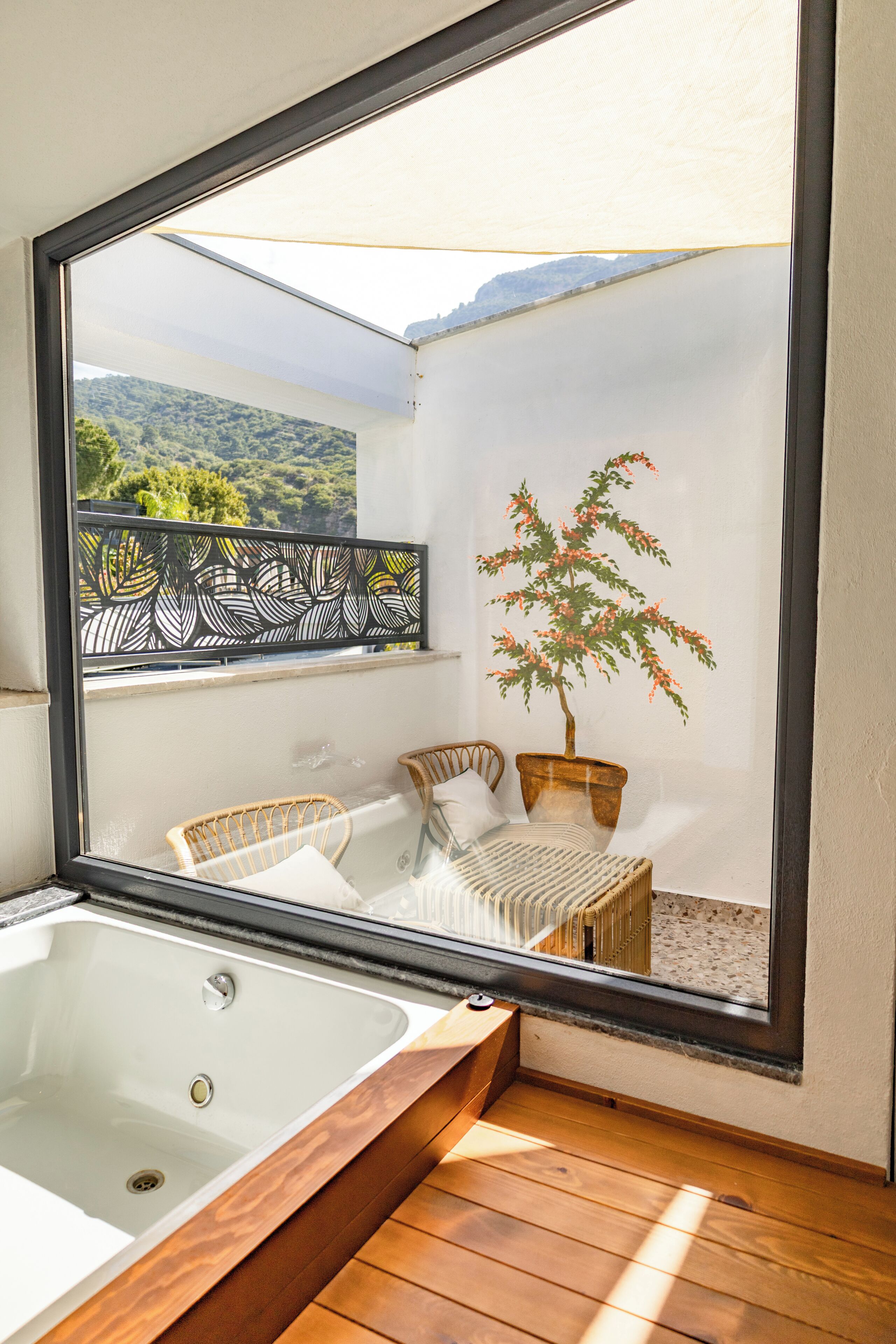 Honeymoon Room | Minibar, Zimmersafe, individuell dekoriert, individuell eingerichtet
