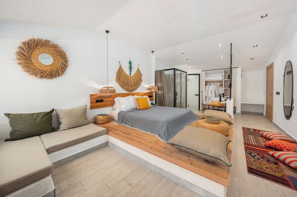 1 bedroom, minibar, in-room safe, individually decorated