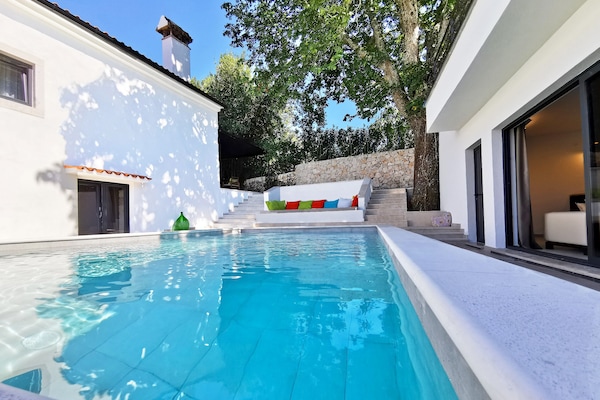 Fassade mit Pool