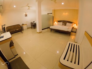 Premium-Zimmer | Schreibtisch, schallisolierte Zimmer