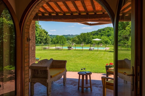 Wonderful private villa for 8 people with private pool, WIFI, TV, patio and panoramic view