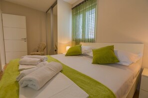 2 bedrooms, iron/ironing board, WiFi, bed sheets - Apartment Nirvana in Makarska, sea view (Makarska)