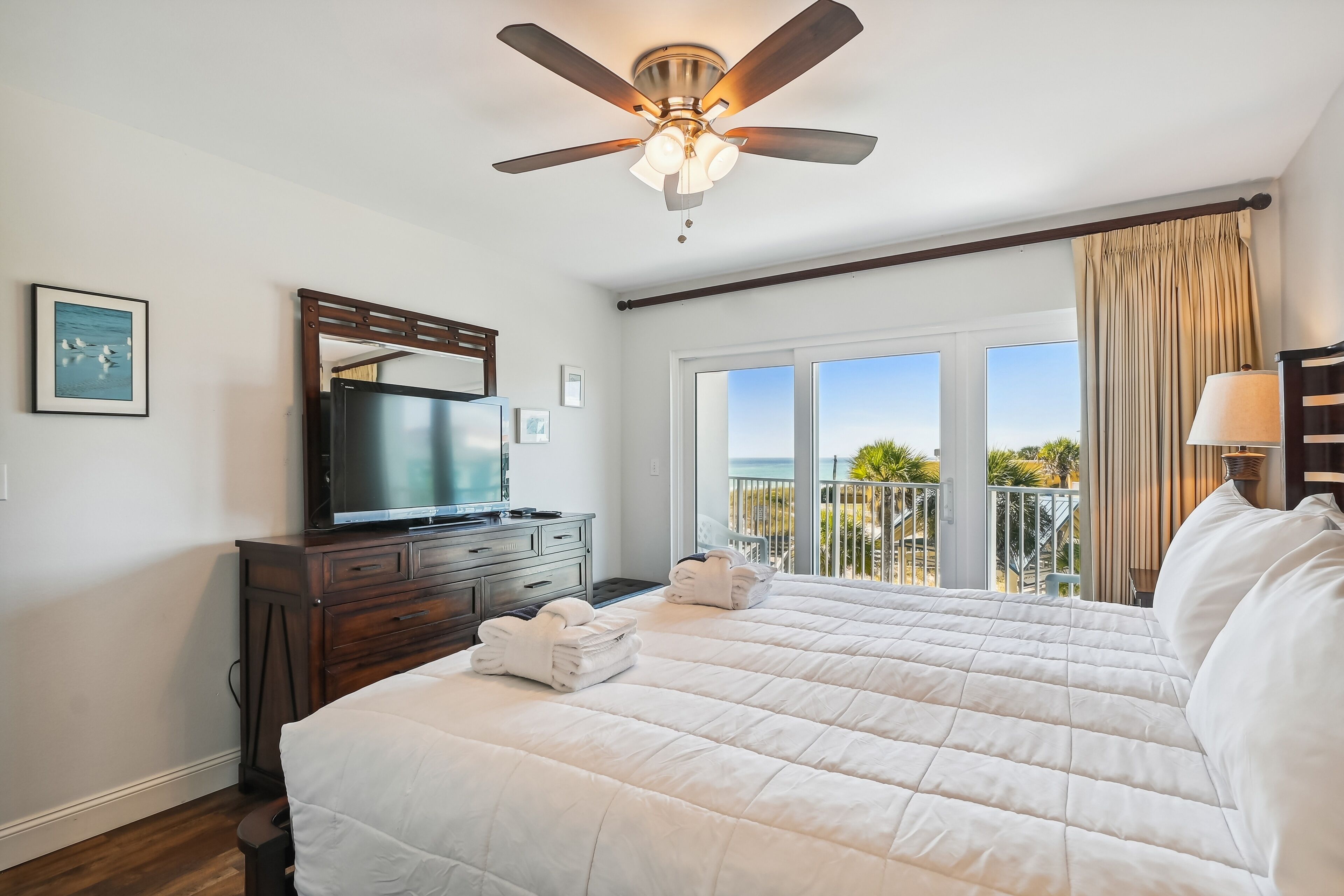 Condo, 3 Bedrooms