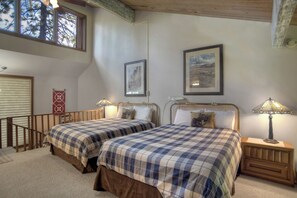 2 chambres, fer et planche à repasser, Wi-Fi gratuit, draps fournis