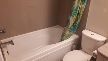 Douche, serviettes fournies