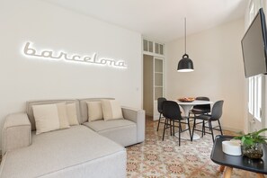Interior - Bright and modern apartment in the city center (Barcelona)