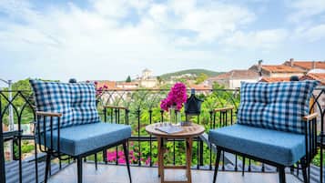 Luxury Studio Suite, Sea View, Balcony | Lakens van Egyptisch katoen, luxe beddengoed, donzen dekbedden