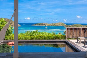 Premium kamer, privézwembad | Uitzicht vanaf balkon