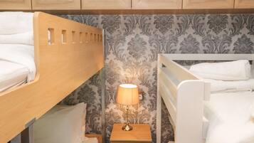 3 bedrooms, free WiFi, bed sheets