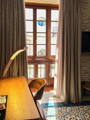 Suite, bain à remous | Service champagne