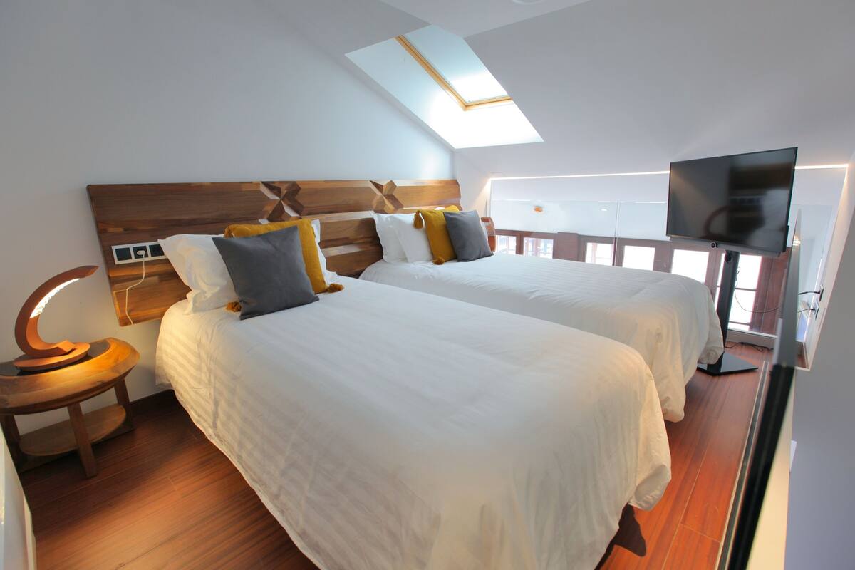 Minibar, in-room safe, desk, free WiFi