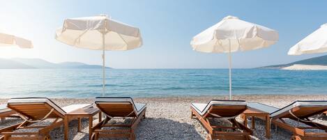 Private beach nearby, free beach shuttle, beach towels