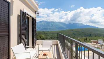 Luxury Apartment, 2 Bedrooms | Terrace/patio