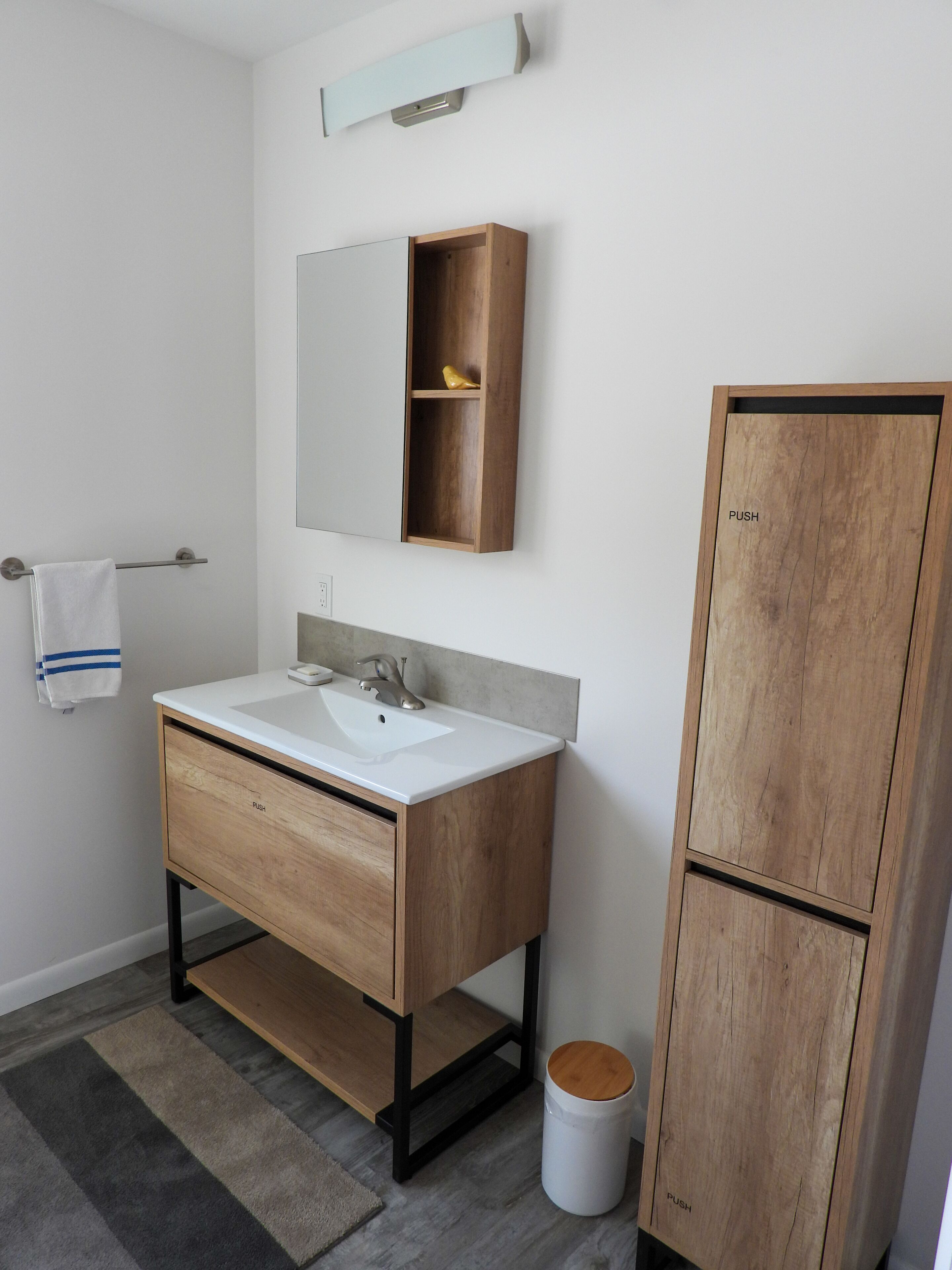 Bruser, hårtørrer, håndklæder, Sæbe