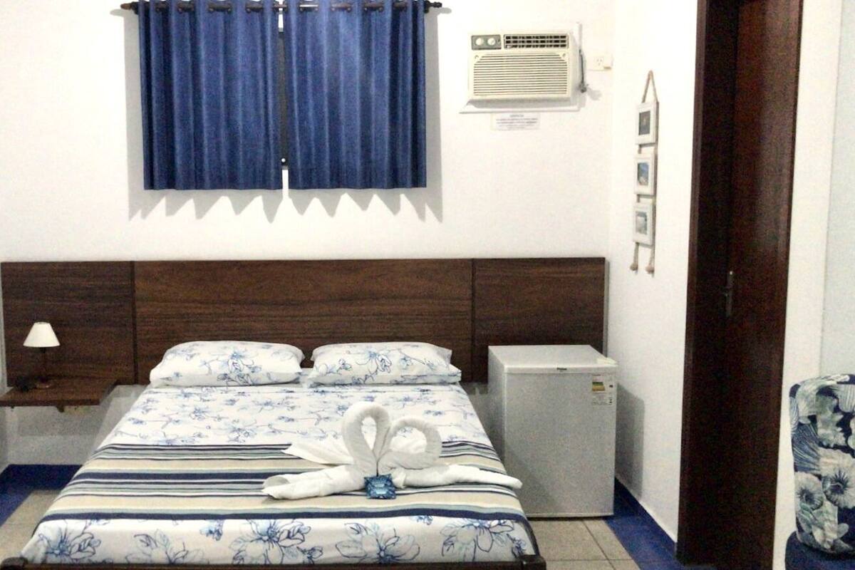 Premium bedding, minibar, blackout curtains, free WiFi