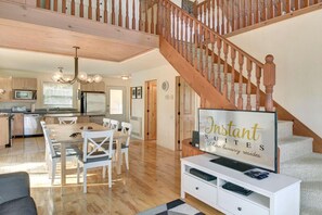 Interior - The Golf and Mountain View Retreat by Instant Suites (Mont-Tremblant)