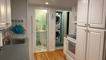 KylskÄp, mikrovÄgsugn, ugn och spishÀll