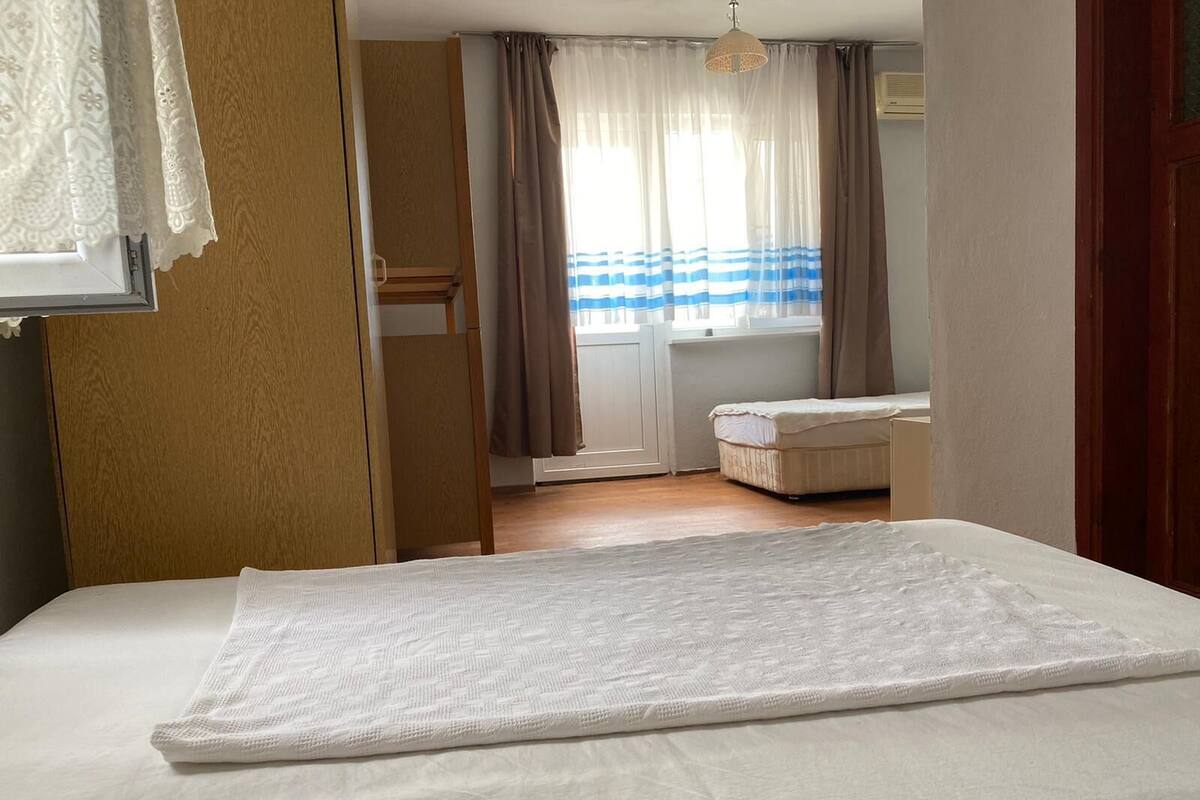 Minibar, free WiFi